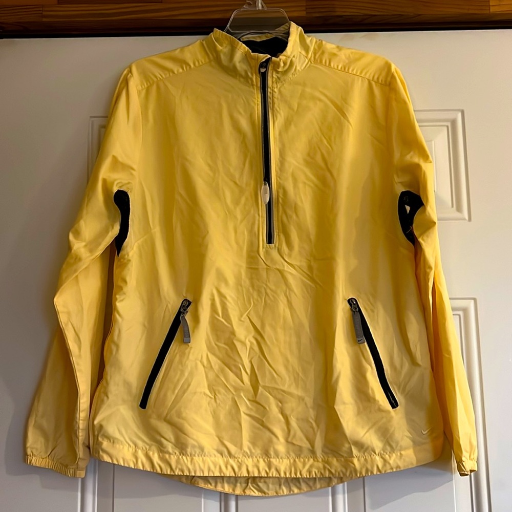 Nike running jacket with reflective detailing
